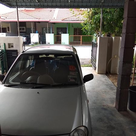 Homestay Amsyarah 세리 이스칸다르 외부 사진